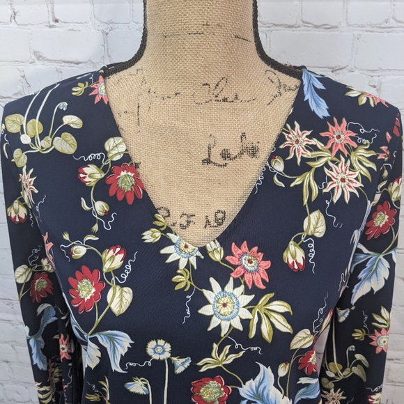 Ann Taylor Factory Floral 3/4 Sleeve Shirt Small - Picture 2 of 7